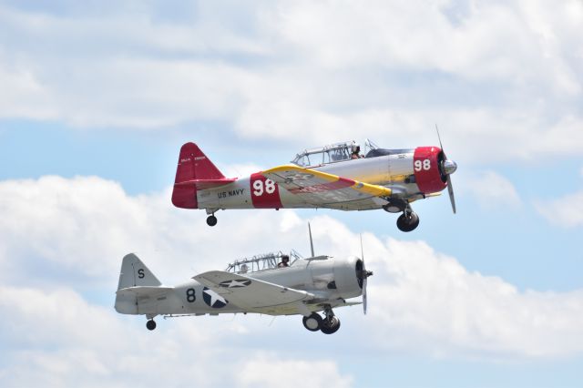 North American T-6 Texan (N9801C) - Taking off in a formation at Reading WWII airshow