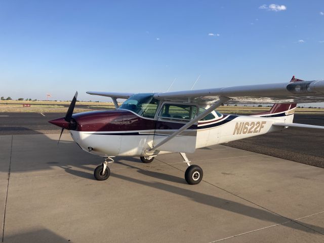 Cessna Skyhawk (N1622F)