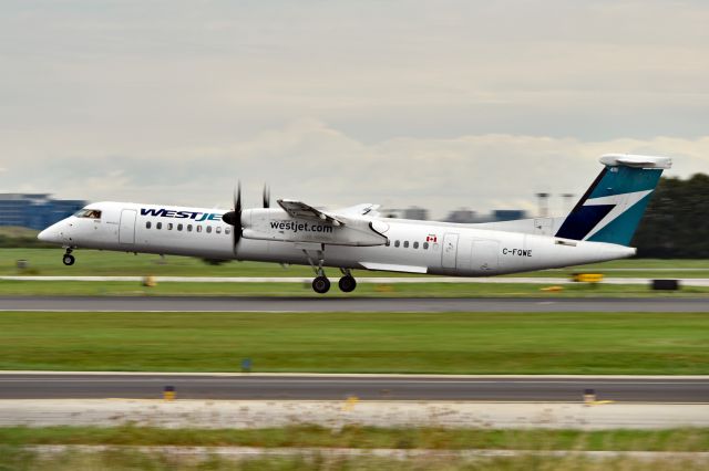 de Havilland Dash 8-400 (C-FQWE)