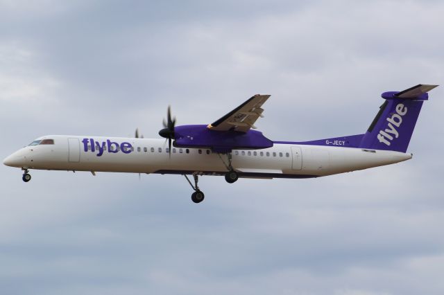 de Havilland Dash 8-400 (G-JCEY) - Goodbye Flybe, first started on the 1st November 1979, then going bankrupt due to COVID on the 4th of March 2020, later the franchise being purchased in April 2021 and subsequent return to the skies in April 2022, but unfortunately for the second time Flybe has gone into administration, today on the 28th January 2023, and probably the last of it. This De Havilland Dash 8-Q400 on final approach into LHR, landing on runway 27L.br /br /Location: Myrtle Ave.br /Date: 04.08.22 (dd/mm/yy).