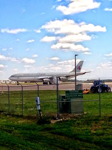 Airbus A340-200 (A7-HHK)