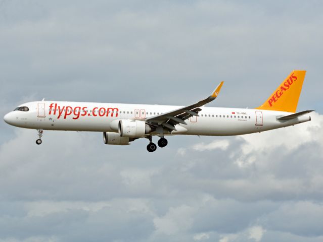 Airbus A321neo (TC-RBC) - Kystvejen RWY22L