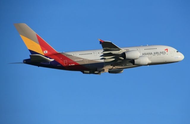 Airbus A380-800 (HL7635)