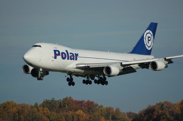 Boeing 747-400 (N454PA) - my favort aircraft on a fall time short final for 18L this is PAC 946 Heavy      i can be reached at Truck10FMFD@aol.com