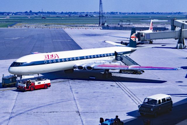 G-APMD — - de Havilland DH 106 Comet 4B in July 1969 at Amsterdam