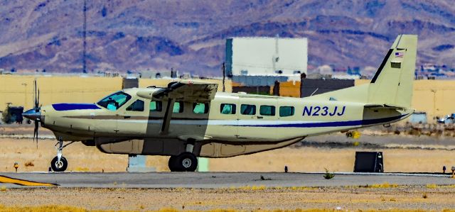 Cessna Caravan (N23JJ) - N23JJ 2000 Cessna 208B Grand Caravan s/n 208B0839 - North Las Vegas Airport  KVGTbr /Photo: Tomás Del Corobr /June 1, 2021