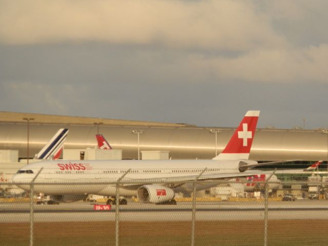 Airbus A330-300 (HB-JHI)