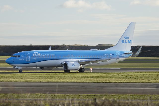 Boeing 737-700 (PH-BCA) - Right of R22