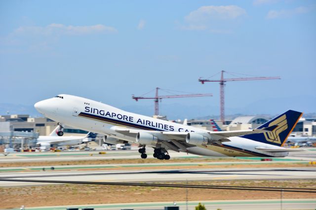 Boeing 747-400 (9V-SFO)