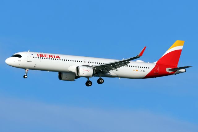 Airbus A321neo (EC-OIL)