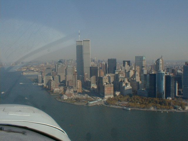 Piper Cherokee — - Hudson River NY October 2000 World Trade Center
