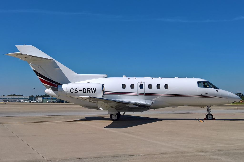 Hawker 800 (CS-DRW)