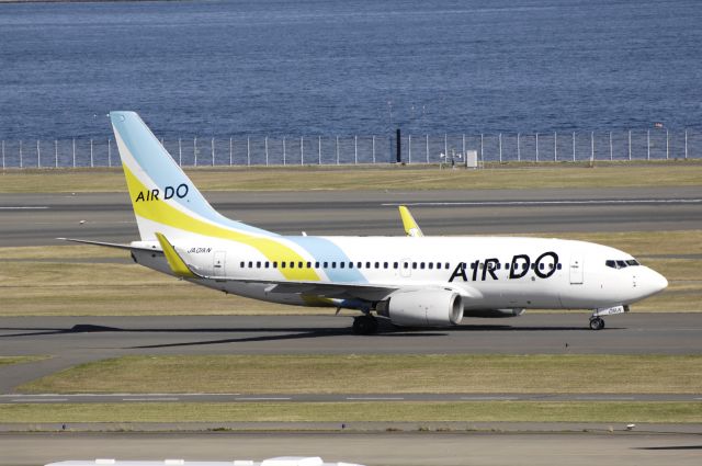 Boeing 737-700 (JA01AN) - Taxing at Haneda Intl Airport on 2012/11/16