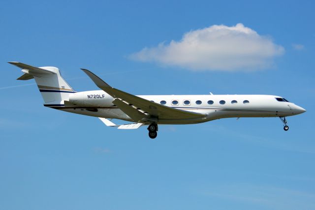 GULFSTREAM AEROSPACE G-8 Gulfstream G700 (N720LF) - On short finals for rwy 06 on 9-May-25 arriving from LLBG.,
