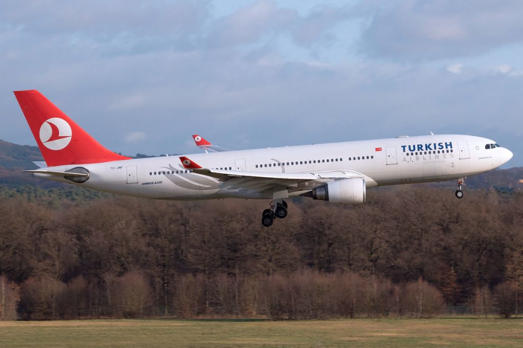 Airbus A330-200 (TC-JNF)