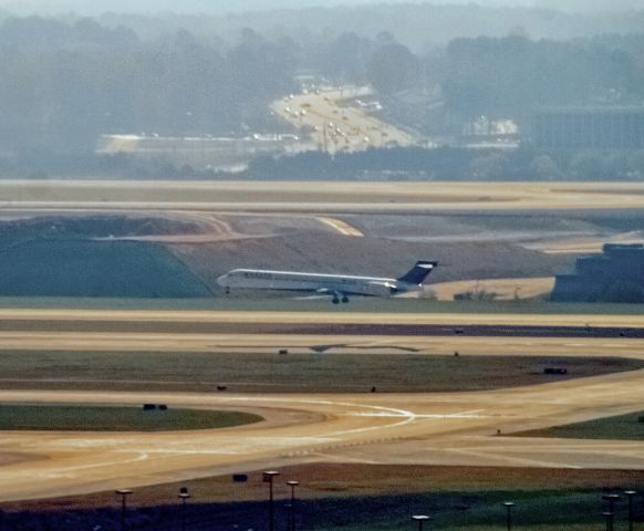 McDonnell Douglas MD-90 — - Air to air moments to landing.