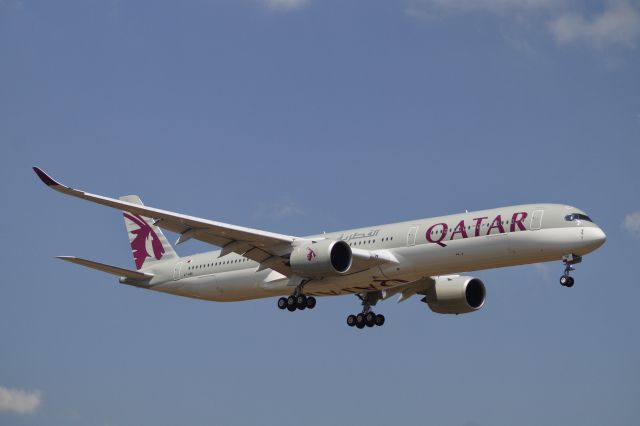 Airbus A350-900 (A7-ANB) - First ever visit of A350-1000 in Athens (14-07-2018). Qatar A35K ready to land in runway 03L