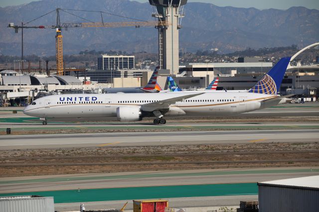 BOEING 787-10 Dreamliner (N16008)