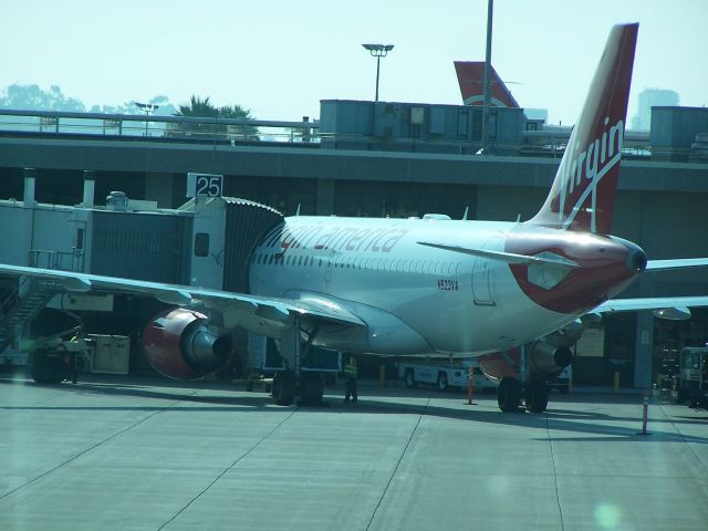 Airbus A319 (N523VA)