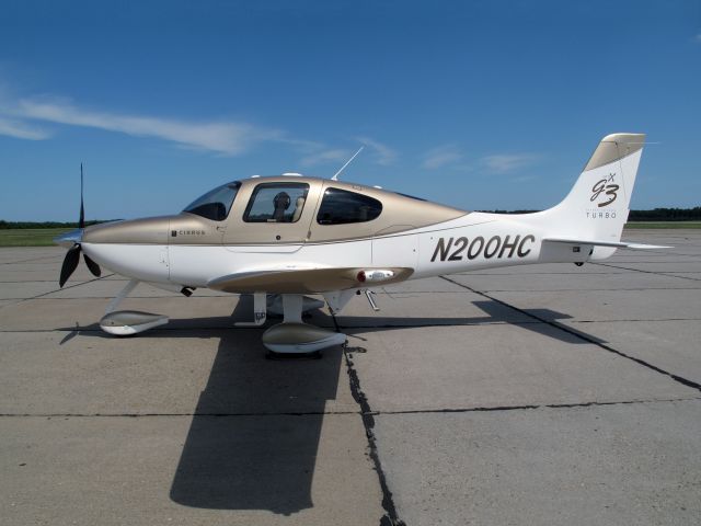 Cirrus SR-22 (N200HC)