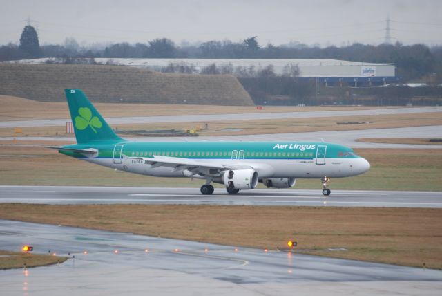 Airbus A320 (EI-DEA) - Just landed at Birmingham