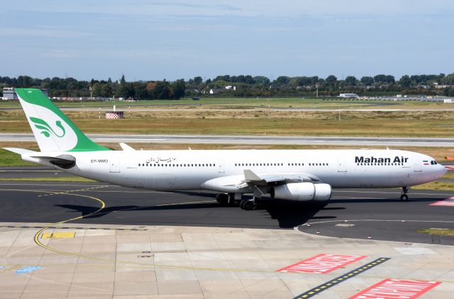 Airbus A340-300 (EP-MMD)