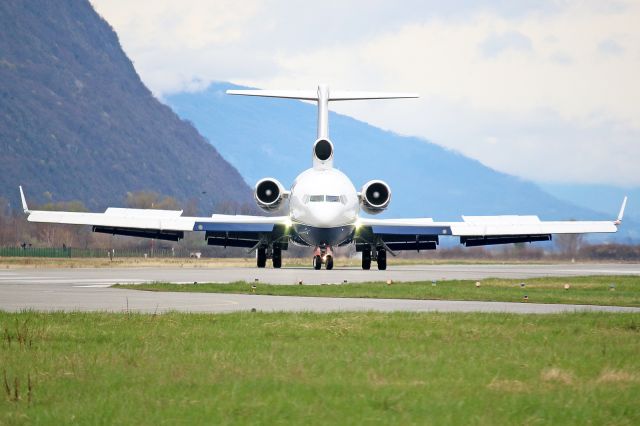 Boeing 727-100 (VP-BAP)