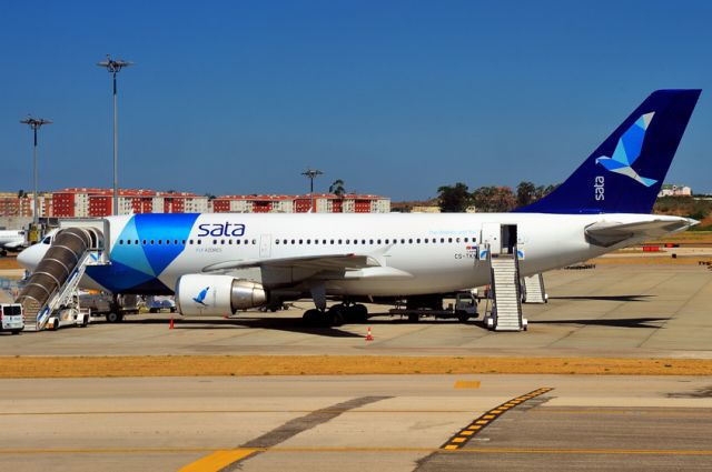 Airbus A310 (CS-TKN) - 2010 - New livery for a very old plane...