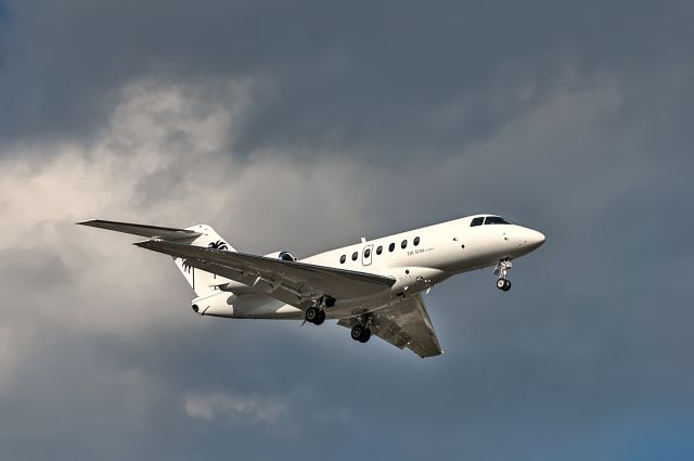 Hawker Beechcraft 4000 (N60JE) - Tff 922 (Setai Aviation) on final for runway 22L at DTW in some nice contrast. Came in from Opa Locka. br /br /6/28/2020