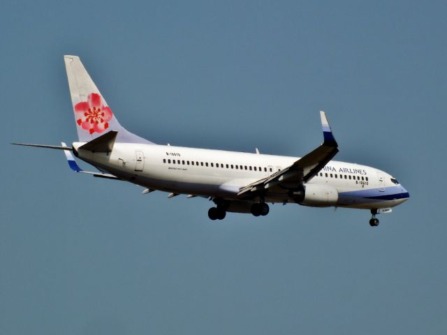 Boeing 737-800 (B-18610)