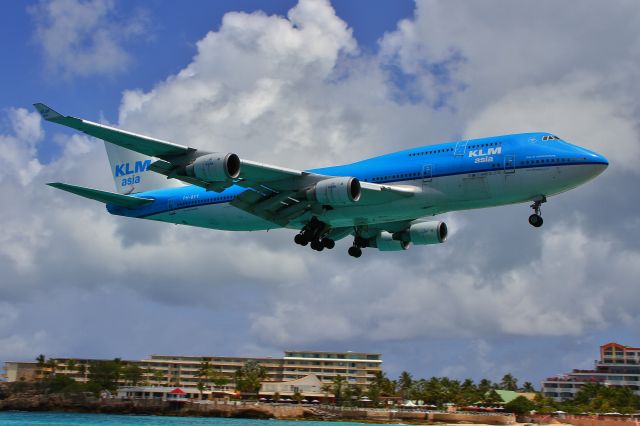 Boeing 747-400 (PH-BFY)