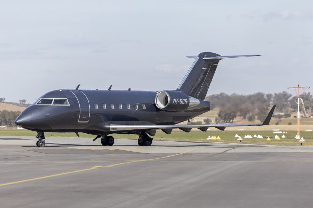 Canadair Challenger (VH-SCR) - Australian Corporate Jet Centres (VH-SCR) Bombardier CL-600-2B16 Challenger 604 taxiing at Wagga Wagga Airport.