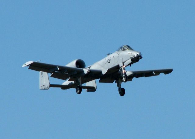 Fairchild-Republic Thunderbolt 2 (79-0142) - One of a pair of A-10s doing a touch and go at Shreveport Regional.