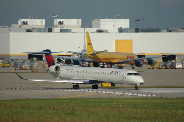 Canadair Regional Jet CRJ-700 (N676CA)