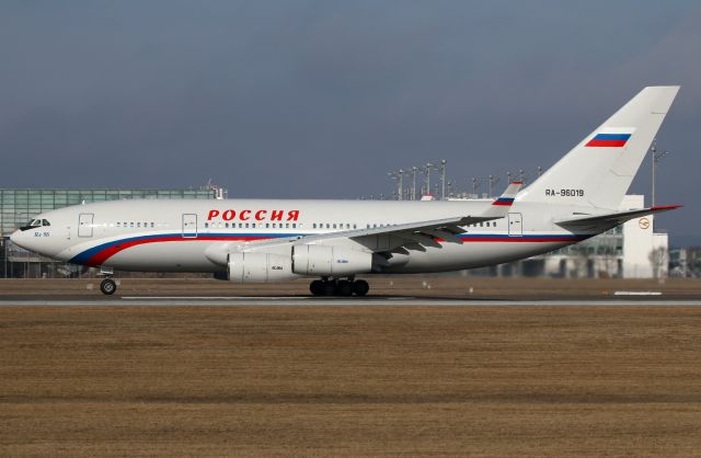 Ilyushin Il-96 (RA-96019)