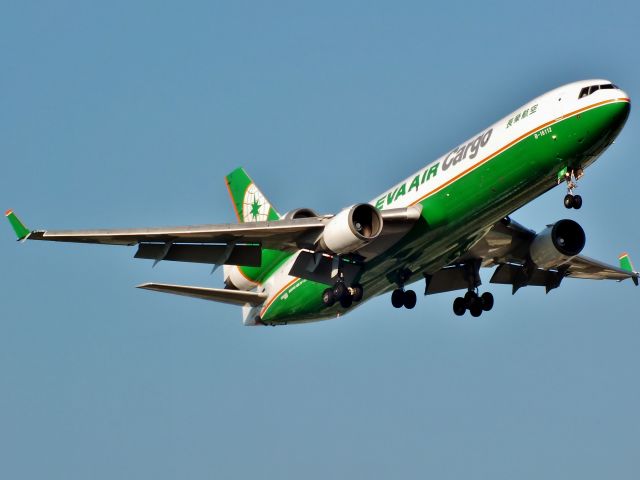 McDonnell Douglas MD-90 (B-16112)