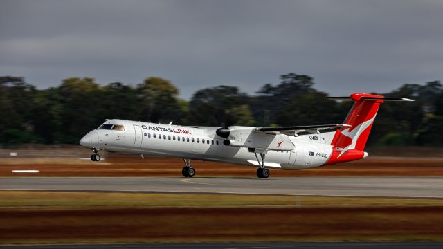 de Havilland Dash 8-400 (VH-LQD)