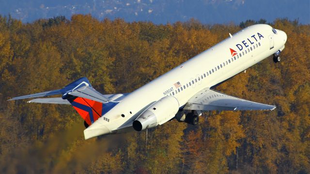 Boeing 717-200 (N980AT) - DAL