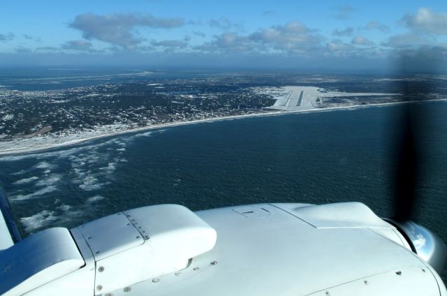 N8111M — - Snow at Nantucket! In one of RELIANT AIRs Barons. RELIANT AIR has the lowest fuel price on the Danbury (KDXR) airport.