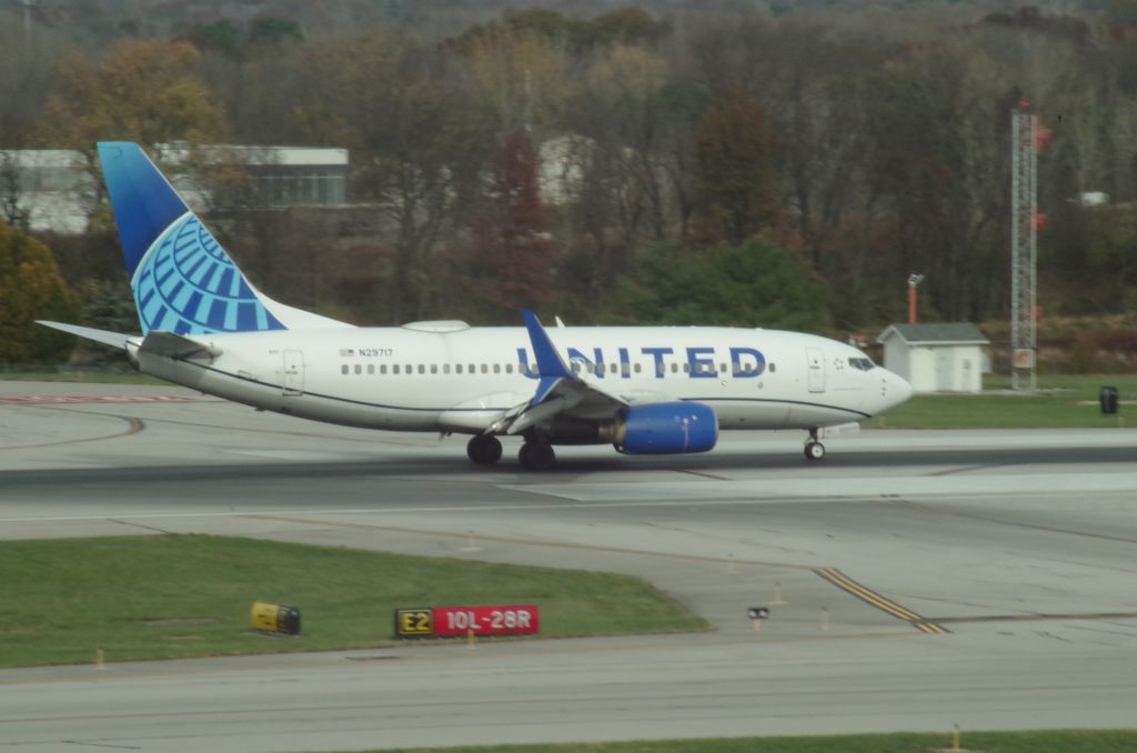 Boeing 737-700 (N29717)