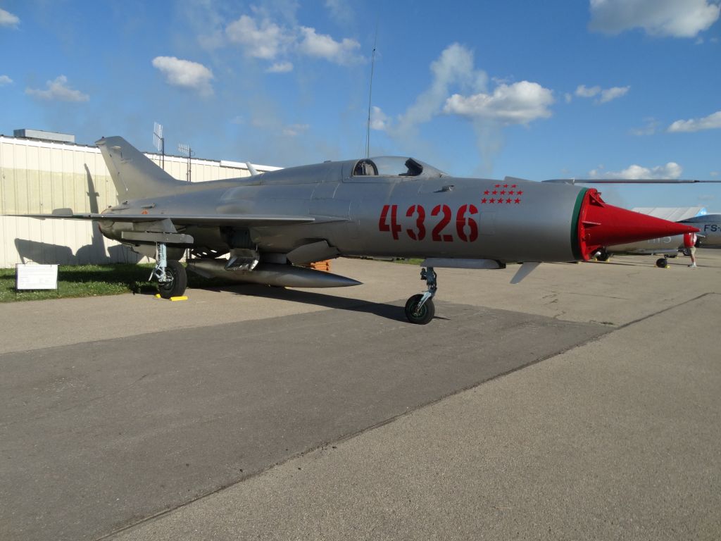 MIKOYAN MiG-21 (N21MG)