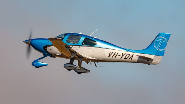 Cirrus SR-22 (VH-YDA)