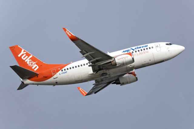 Boeing 737-500 (C-FANF)