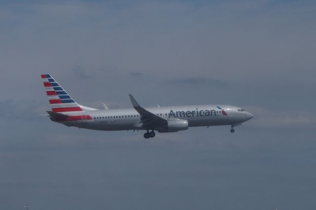Boeing 737-700 (N815NN)