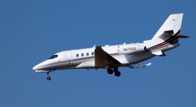 Cessna Citation Latitude (N674QS) - On final is this 2019 Cessna Citation Latitude in the Winter of 2020.