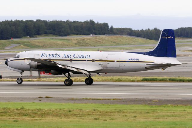 Douglas DC-6 (N9056R)