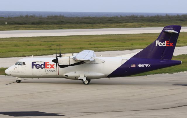 Aerospatiale ATR-42-300 (N907FX)