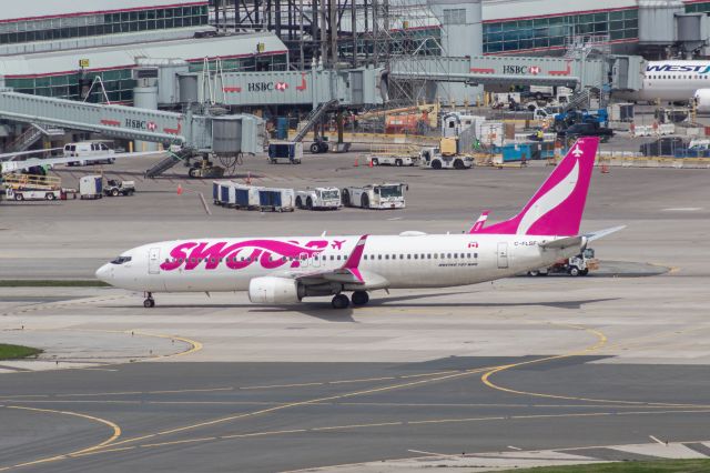 Boeing 737-800 (C-FLSF) - Heading out home.