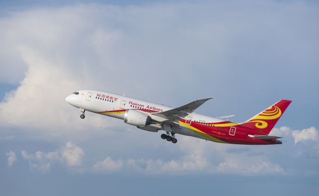 Boeing 787-8 (B-2728) - Beautiful Hainan Dreamliner. 