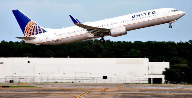 Boeing 737-900 (N37474)